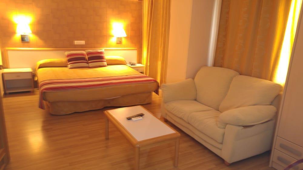 Hotel Verona Puertollano Exterior foto